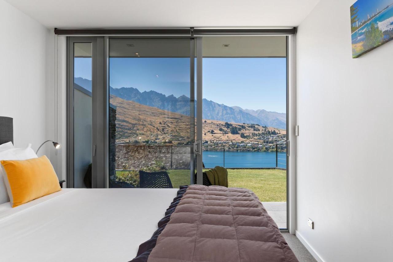 Remarkable Lake View Modern Executive Home Queenstown Dış mekan fotoğraf